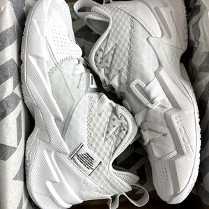 JORDAN WHY NOT ZER0.3 PF 'TRIPLE WHITE'
Mens